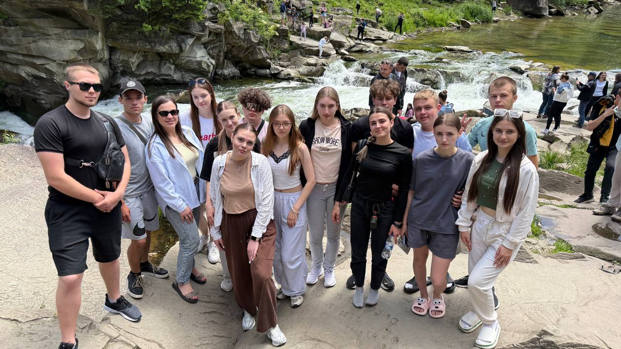 Перший навчальний рік — перша вершина!