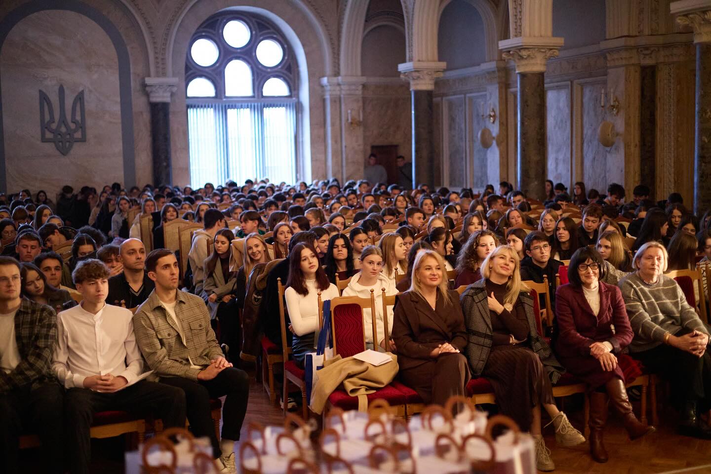Вручення індивідуальних планів першокурсникам у Мармуровій залі ЧНУ