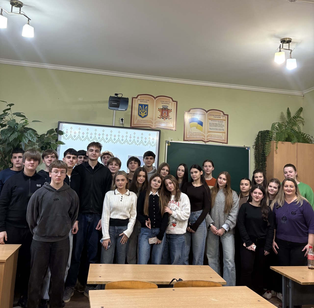 «Точка вибору»: профорієнтаційна зустріч зі старшокласниками про фінансову освіту