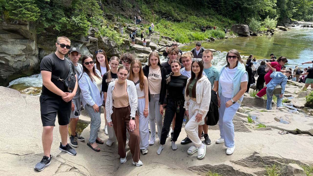 Перший навчальний рік — перша вершина!